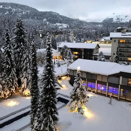 1 12 Zi Whg Mit Hallenbad, Aussen- Pool, Tennisplatz Und Sauna Laax