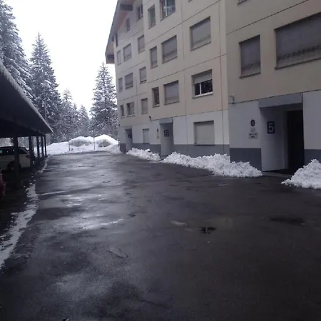 1 12 Zi Whg Mit Hallenbad, Aussen- Pool, Tennisplatz Und Sauna
