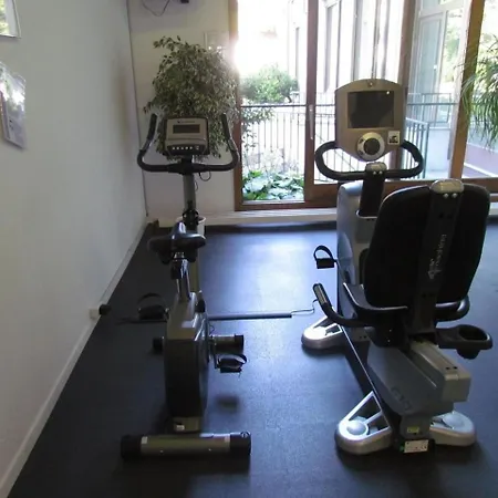1 12 Zi Whg Mit Hallenbad, Aussen- Pool, Tennisplatz Und Sauna * Laax